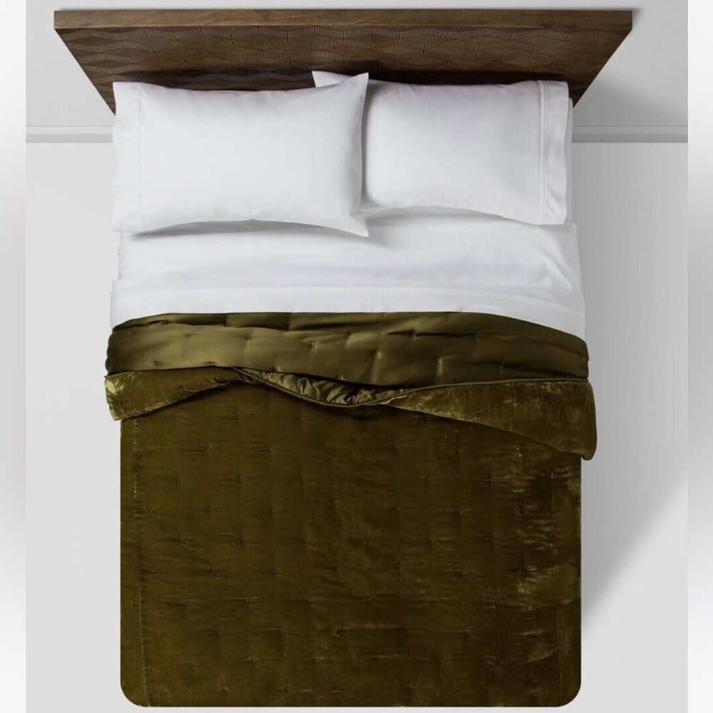 Opalhouse Tufted Velvet Stitch King Quilt